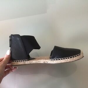 Eileen Fisher Coy Black Leather Mesh Ankle Strap Flat Espadrille Sandals 8.5 LN